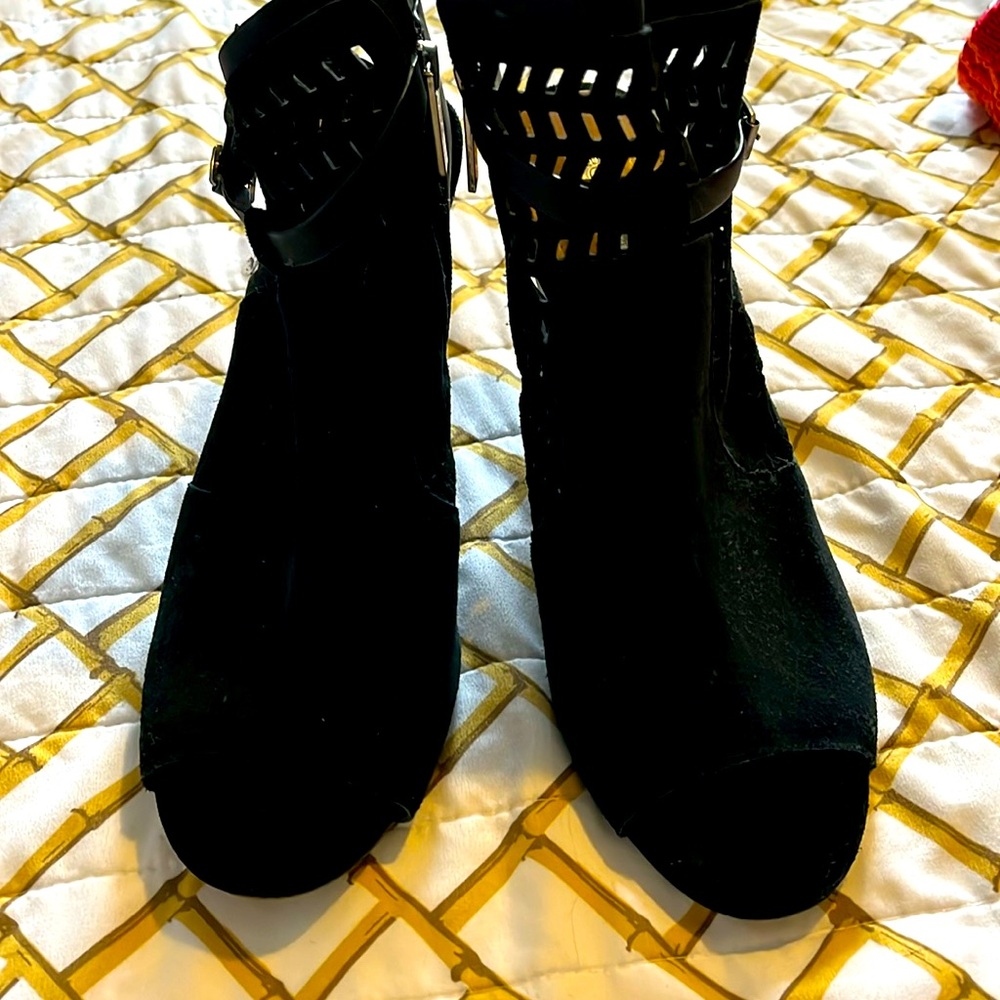 Open toe heel booties BCBG size 12